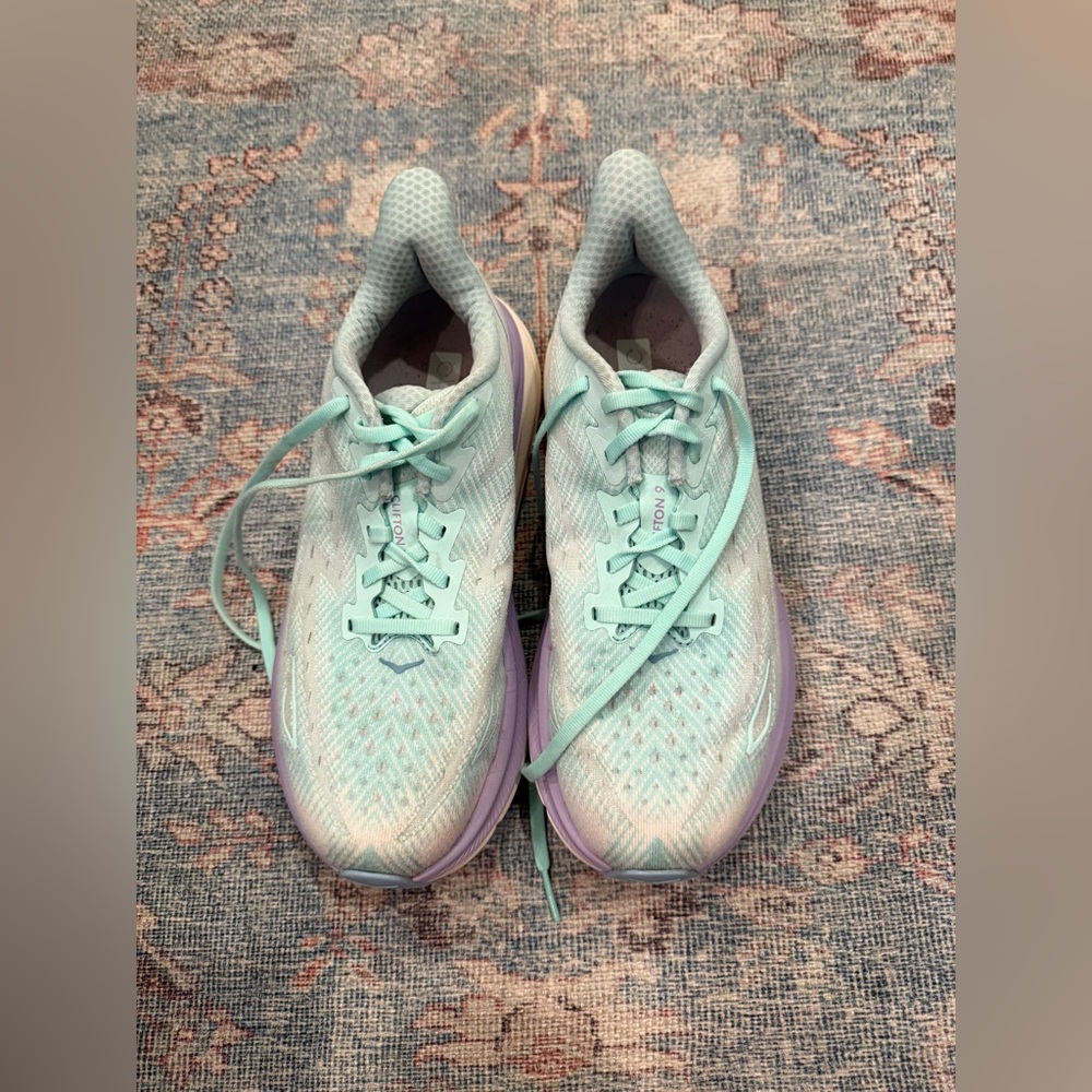 HOKA Clifton 9